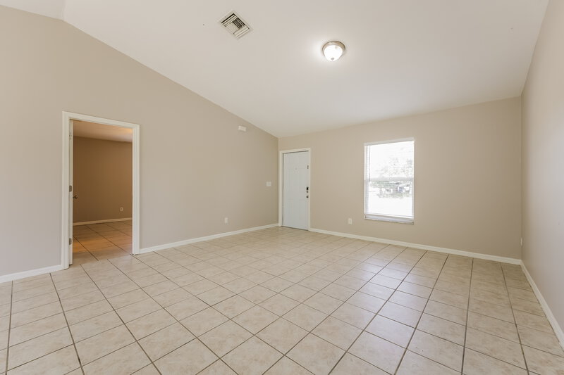 1,540/Mo, 577 Pierre Circle Lehigh Acres, FL 33974 Living Room View 2