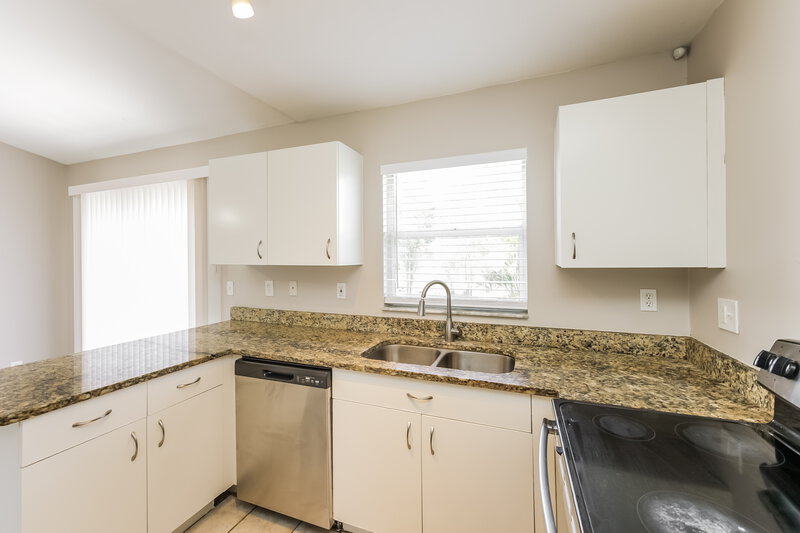 1,540/Mo, 577 Pierre Circle Lehigh Acres, FL 33974 Kitchen View 2
