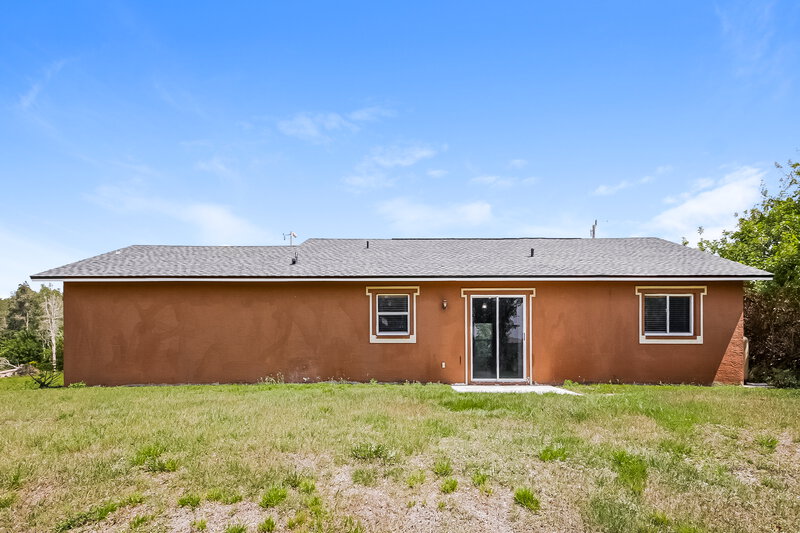 1,540/Mo, 577 Pierre Circle Lehigh Acres, FL 33974 Rear View