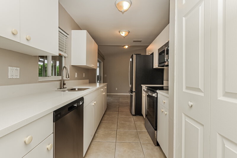 1,480/Mo, 1022 Anaconda Ave S Lehigh Acres, FL 33974 Kitchen View