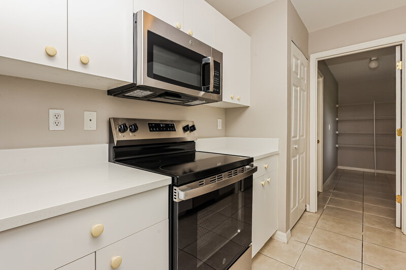 1,480/Mo, 1022 Anaconda Ave S Lehigh Acres, FL 33974 Kitchen View 2