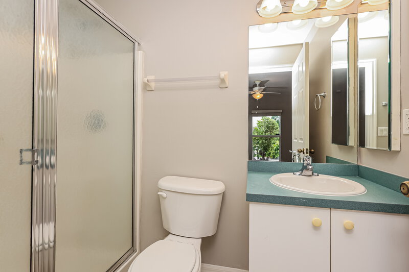 1,480/Mo, 1022 Anaconda Ave S Lehigh Acres, FL 33974 Main Bathroom View