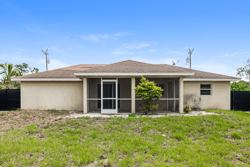 1,480/Mo, 1022 Anaconda Ave S Lehigh Acres, FL 33974 Rear View