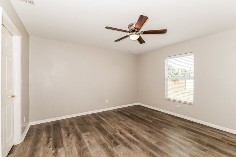 1,950/Mo, 607 Bell Blvd S Lehigh Acres, FL 33974 Main Bedroom View