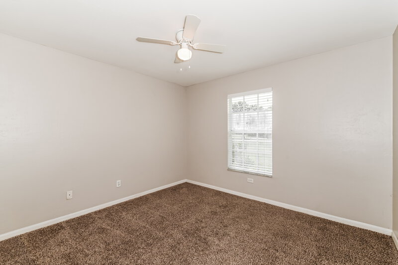 1,950/Mo, 607 Bell Blvd S Lehigh Acres, FL 33974 Bedroom View 2