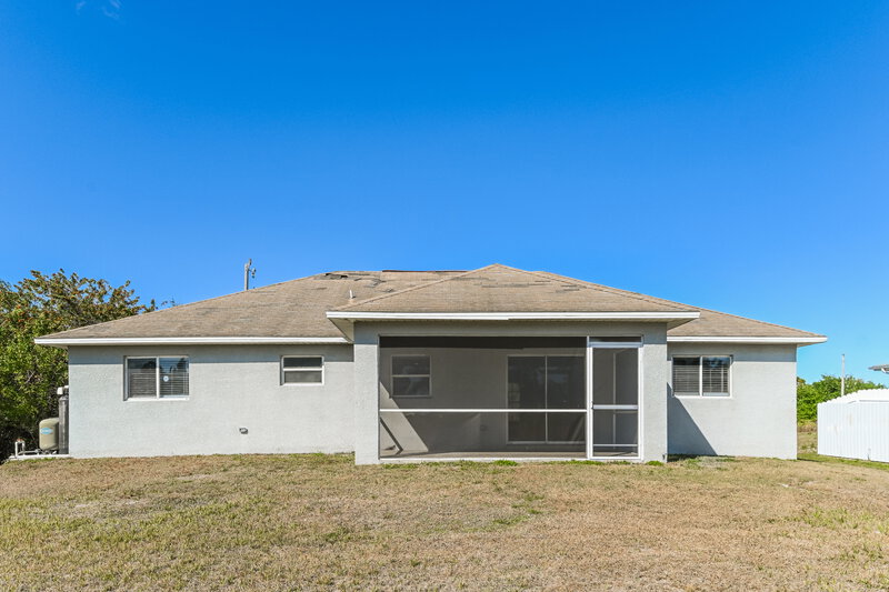 1,895/Mo, 106 Pageant St Lehigh Acres, FL 33974 Rear View