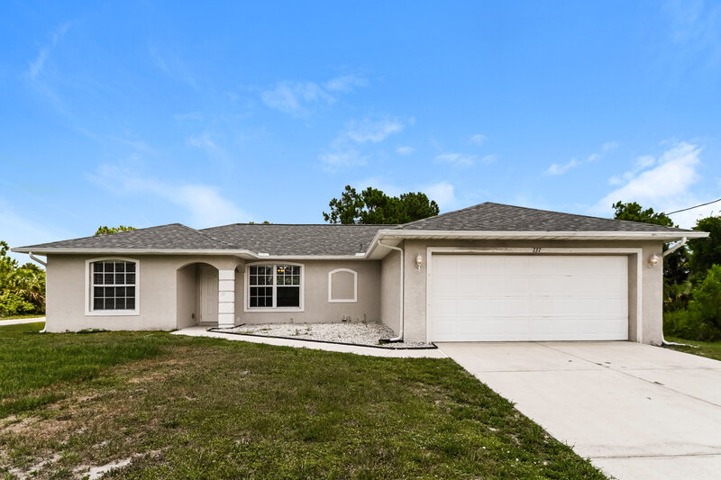 0/Mo, 737 Almelia St E Lehigh Acres, FL 33974 External View
