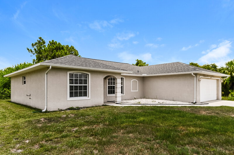 0/Mo, 737 Almelia St E Lehigh Acres, FL 33974 Front View