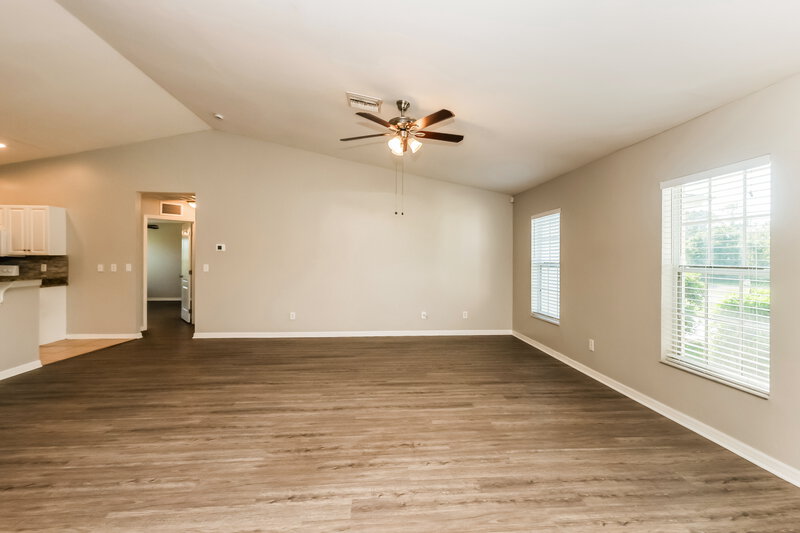 1,750/Mo, 935 Green St E Lehigh Acres, FL 33974 Living Room View 3