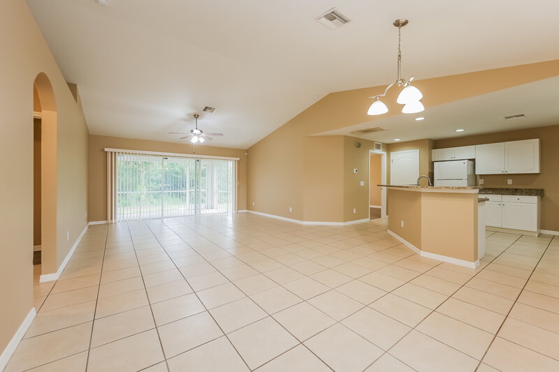 2,520/Mo, 920 Anthony St E Lehigh Acres, FL 33974 Dining Room View