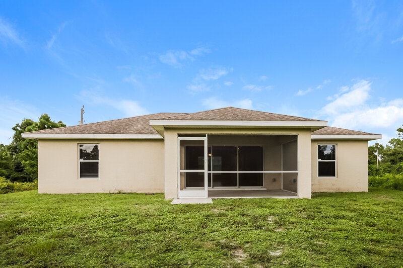 2,520/Mo, 920 Anthony St E Lehigh Acres, FL 33974 Rear View