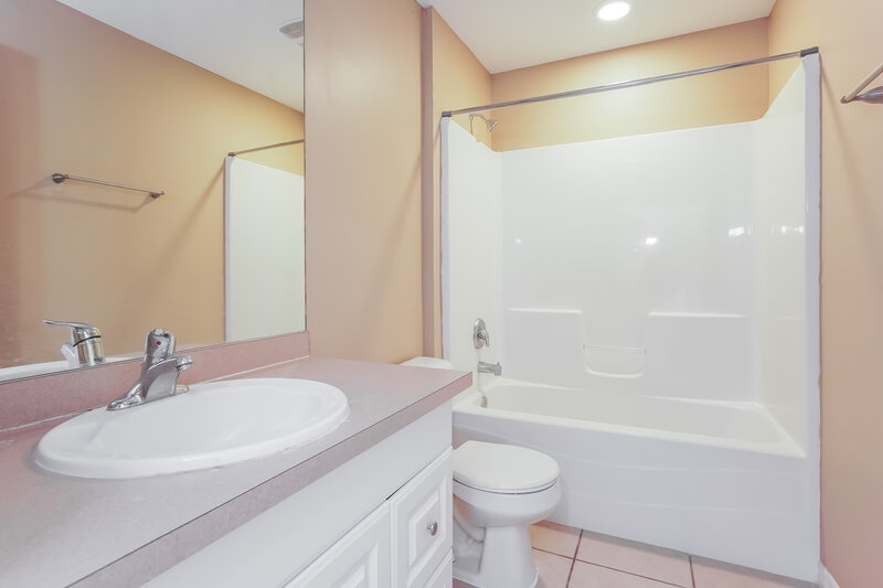 2,005/Mo, 1122 Ectype St E Lehigh Acres, FL 33974 Bathroom View