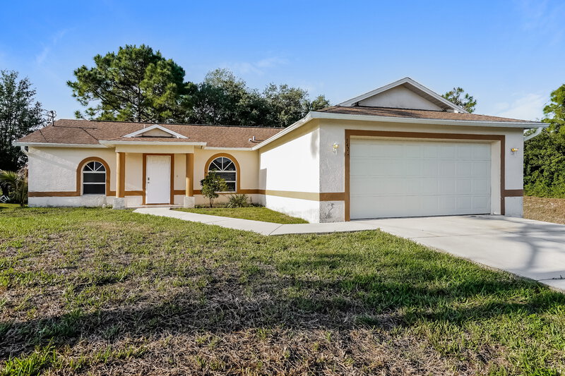 1,690/Mo, 3421 33rd St SW Lehigh Acres, FL 33976 External View