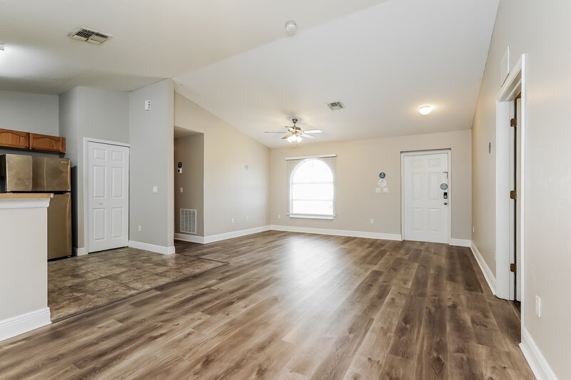 1,690/Mo, 3421 33rd St SW Lehigh Acres, FL 33976 Living Room View 2