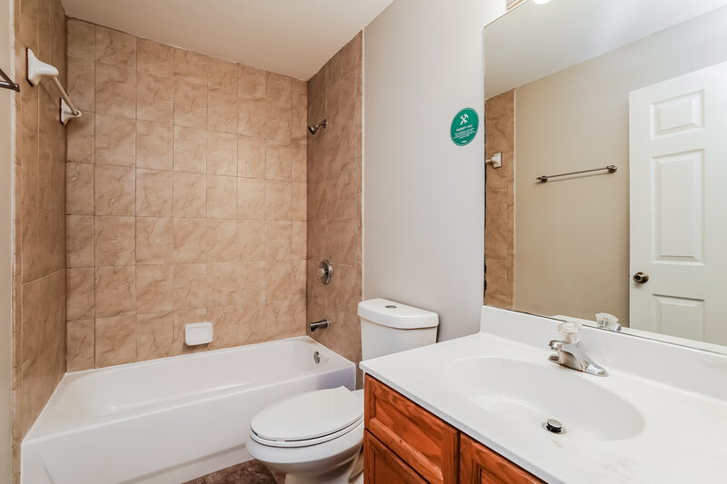 1,690/Mo, 3421 33rd St SW Lehigh Acres, FL 33976 Bathroom View 2