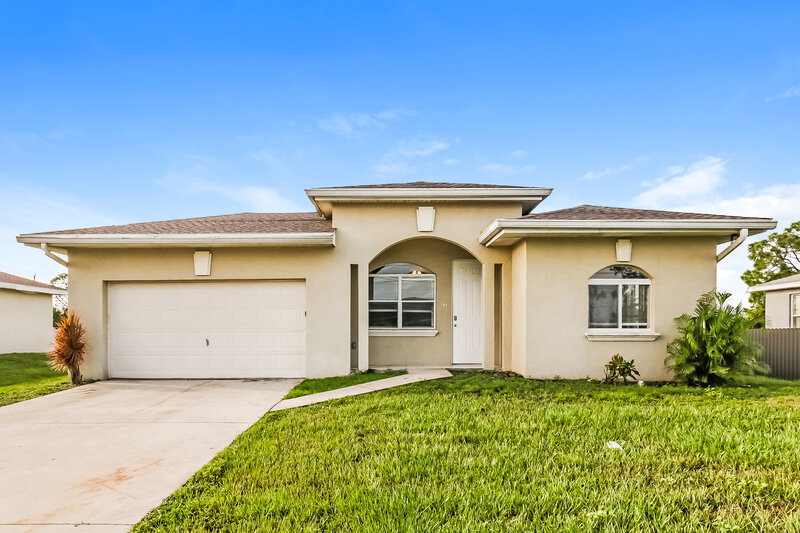 1,590/Mo, 3005 21st St SW Lehigh Acres, FL 33976 External View