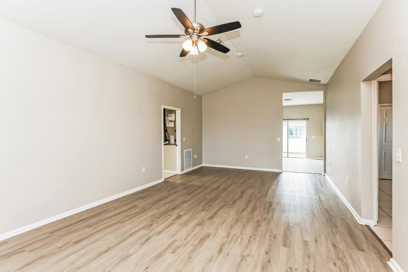 1,590/Mo, 3005 21st St SW Lehigh Acres, FL 33976 Living Room View