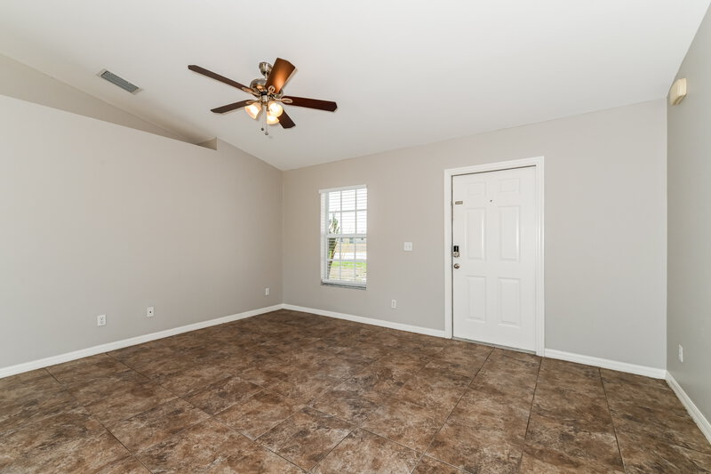2,290/Mo, 3400 34th St SW Lehigh Acres, FL 33976 Living Room View