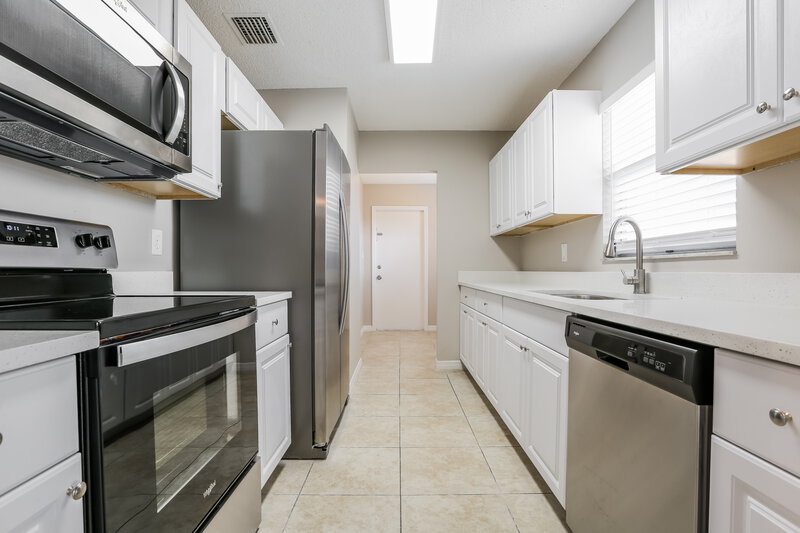 1,900/Mo, 6248 Drucker Circle Port Charlotte, FL 33981 Kitchen View