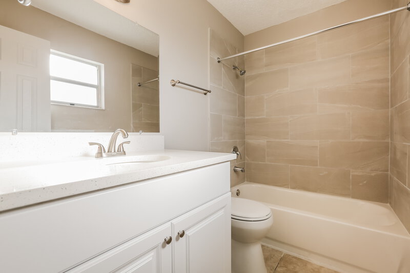 1,900/Mo, 6248 Drucker Circle Port Charlotte, FL 33981 Main Bathroom View