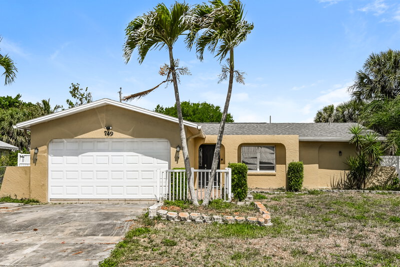 2,190/Mo, 749 SW 5th Terrace Cape Coral, FL 33991 External View