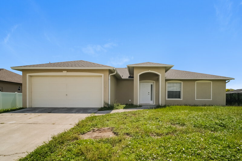 2,300/Mo, 218 SW 11th Ave Cape Coral, FL 33991 External View