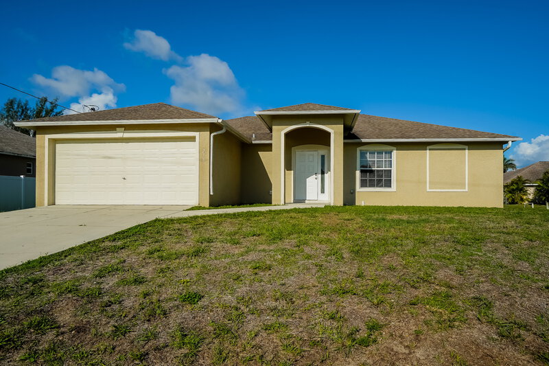 1,650/Mo, 218 SW 11th Ave Cape Coral, FL 33991 External View