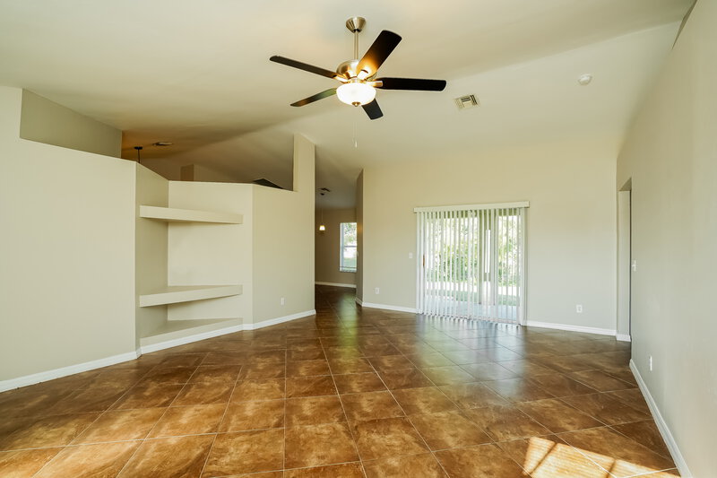 2,300/Mo, 218 SW 11th Ave Cape Coral, FL 33991 Living Room View