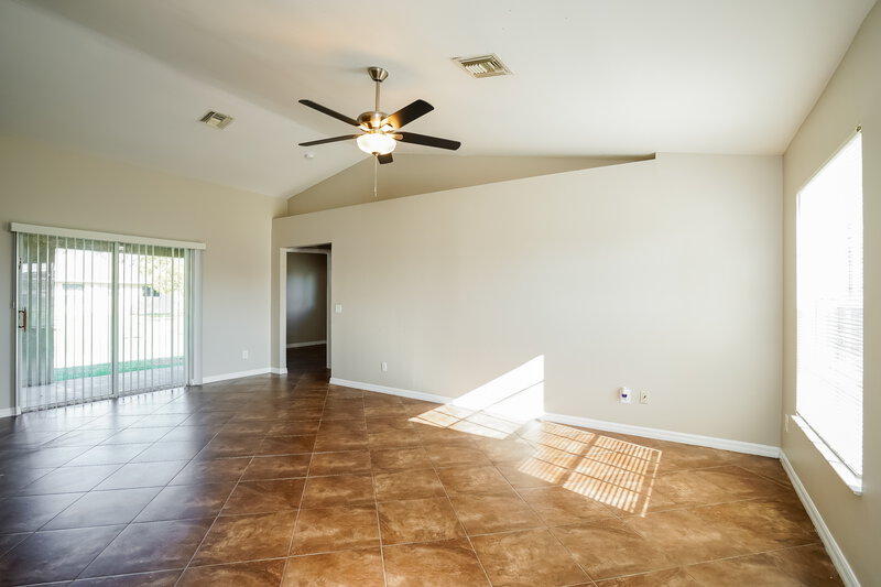 2,300/Mo, 218 SW 11th Ave Cape Coral, FL 33991 Living Room View 2