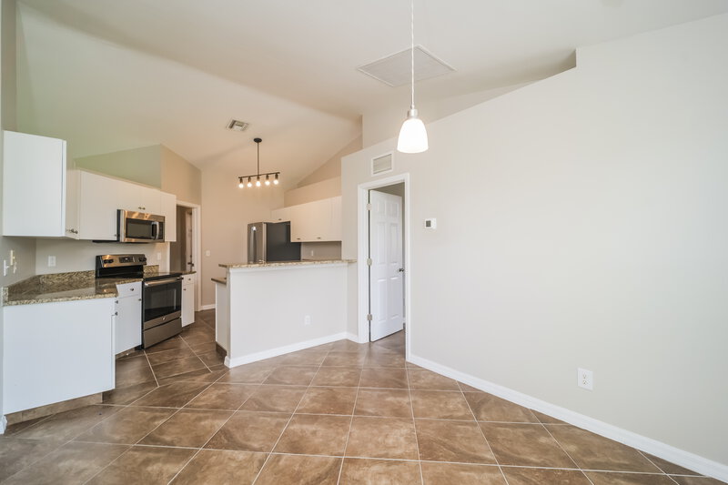 2,300/Mo, 218 SW 11th Ave Cape Coral, FL 33991 Dining Room View
