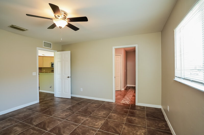 2,300/Mo, 218 SW 11th Ave Cape Coral, FL 33991 Main Bedroom View 2