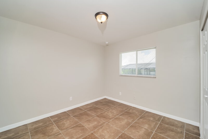 2,300/Mo, 218 SW 11th Ave Cape Coral, FL 33991 Bedroom View
