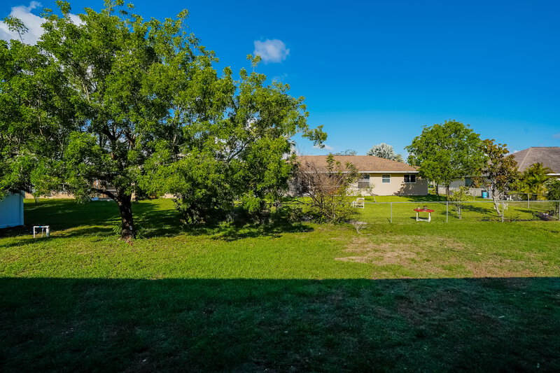 2,300/Mo, 218 SW 11th Ave Cape Coral, FL 33991 Rear View