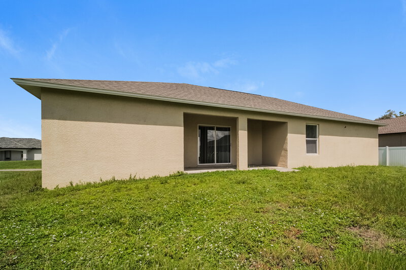 2,300/Mo, 218 SW 11th Ave Cape Coral, FL 33991 Rear View