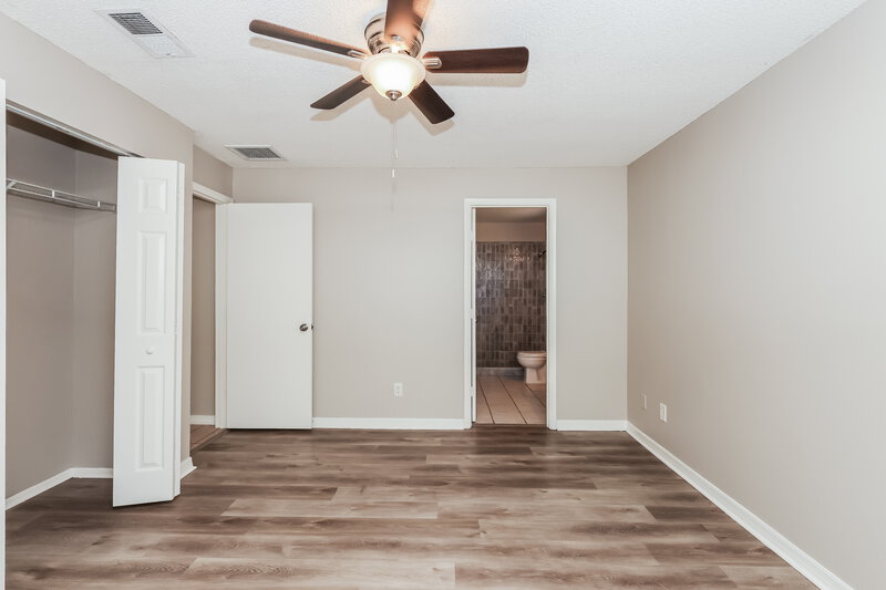 1,565/Mo, 1828 NW 2nd Pl Cape Coral, FL 33993 Main Bedroom View 2