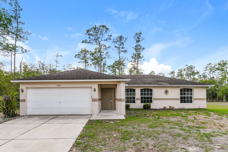 2,410/Mo, 4680 4th Ave SE Naples, FL 34117 External View