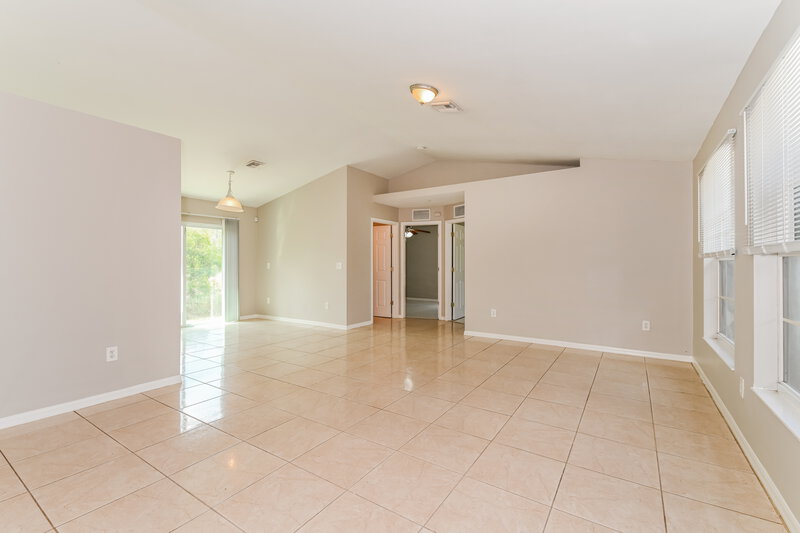 2,410/Mo, 4680 4th Ave SE Naples, FL 34117 Living Room View