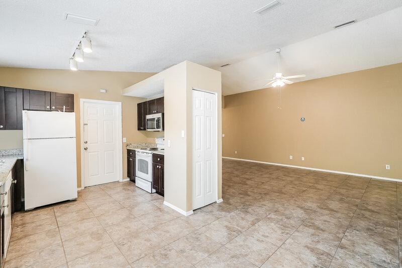 2,285/Mo, 6311 7th Ct E Bradenton, FL 34203 Dining Room View