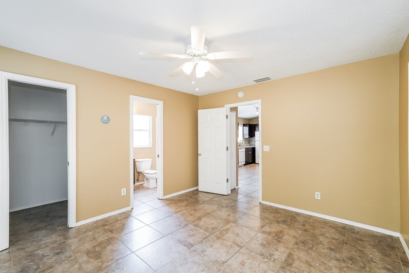 2,285/Mo, 6311 7th Ct E Bradenton, FL 34203 Main Bedroom View