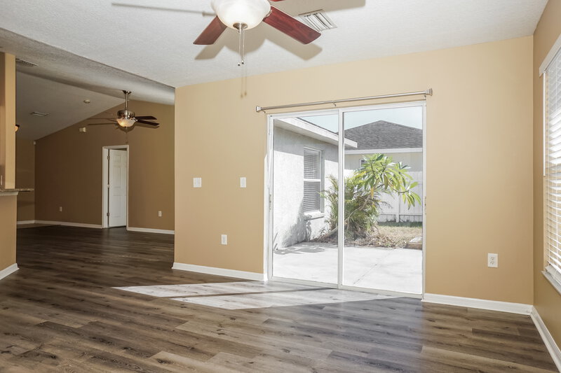 1,995/Mo, 2715 94th St E Palmetto, FL 34221 Living Room View 2