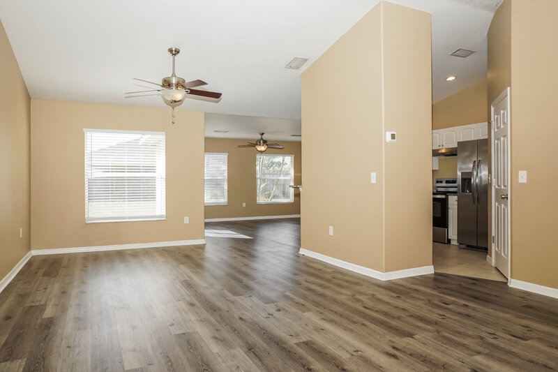 1,995/Mo, 2715 94th St E Palmetto, FL 34221 Family Room View