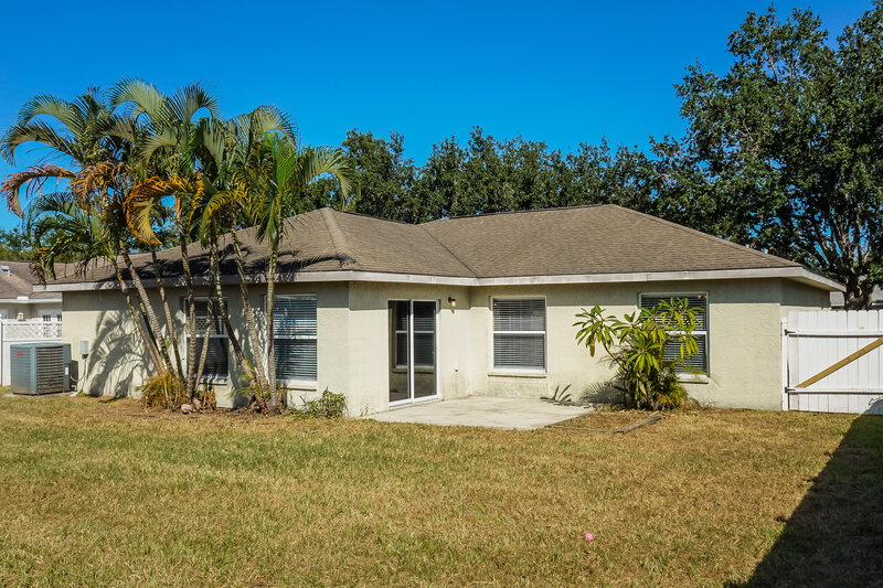 1,995/Mo, 2715 94th St E Palmetto, FL 34221 Rear View