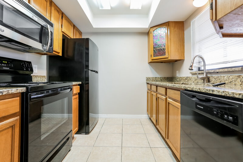 2,170/Mo, 6944 Bargello St Englewood, FL 34224 Kitchen View 2