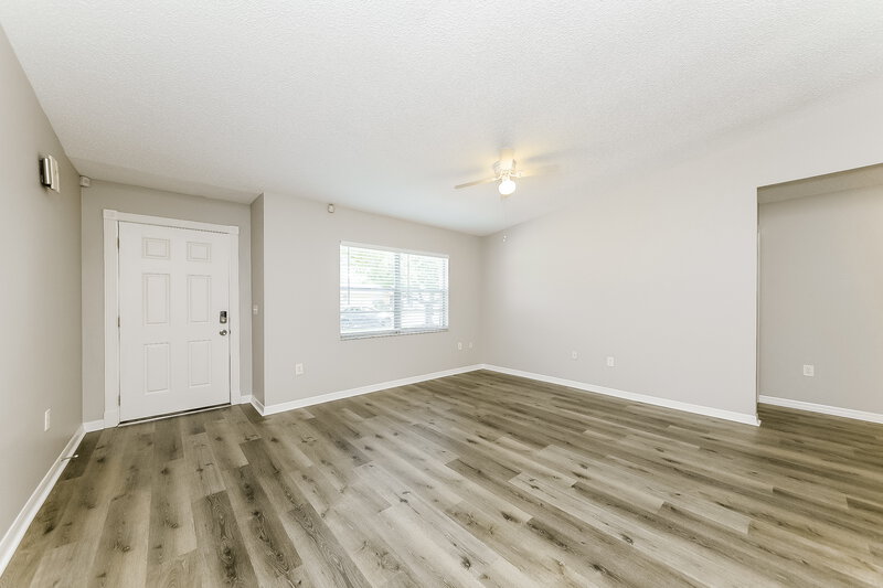 1,990/Mo, 7018 12th Ct E Sarasota, FL 34243 Living Room View 2