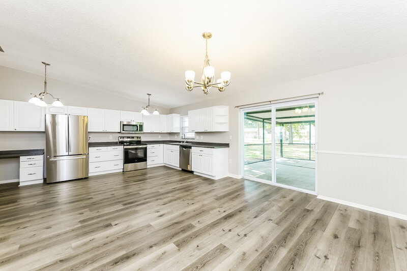 1,990/Mo, 7018 12th Ct E Sarasota, FL 34243 Dining Room View