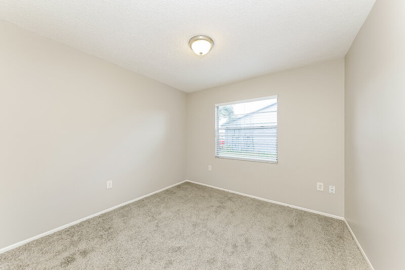 1,990/Mo, 7018 12th Ct E Sarasota, FL 34243 Bedroom View 2