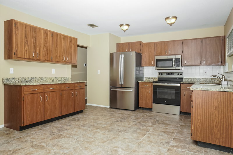 2,050/Mo, 4785 Payne St North Port, FL 34287 Kitchen View 2
