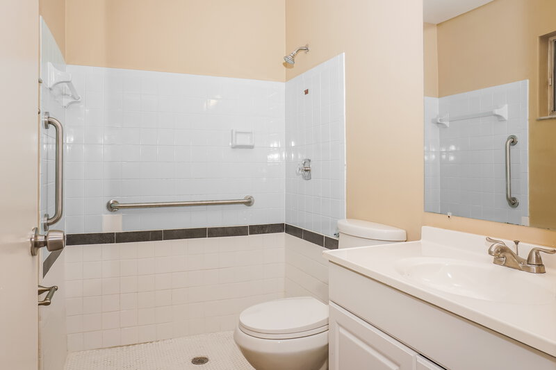 2,050/Mo, 4785 Payne St North Port, FL 34287 Bathroom View