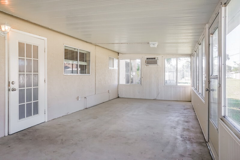 2,050/Mo, 4785 Payne St North Port, FL 34287 Screen Porch View