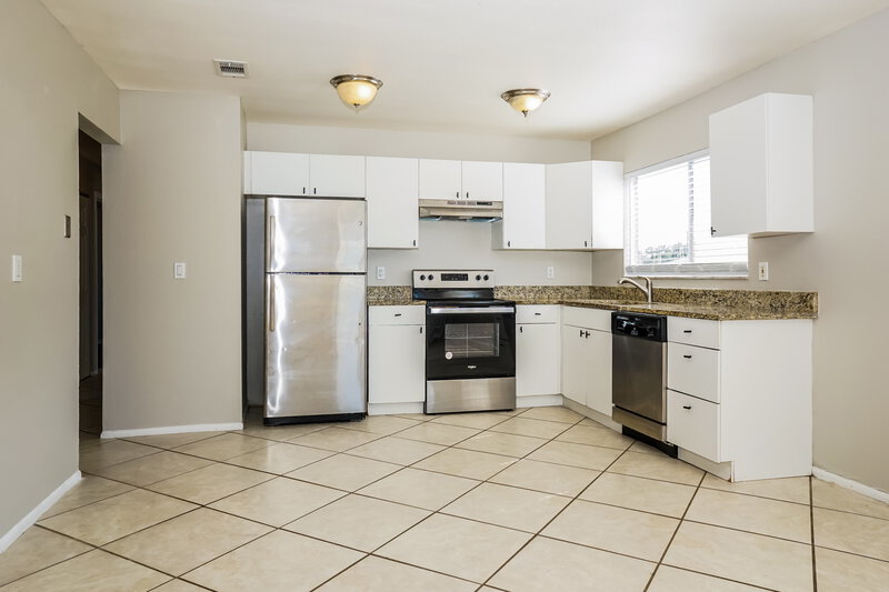 1,445/Mo, 7143 Gama Ct North Port, FL 34287 Kitchen View
